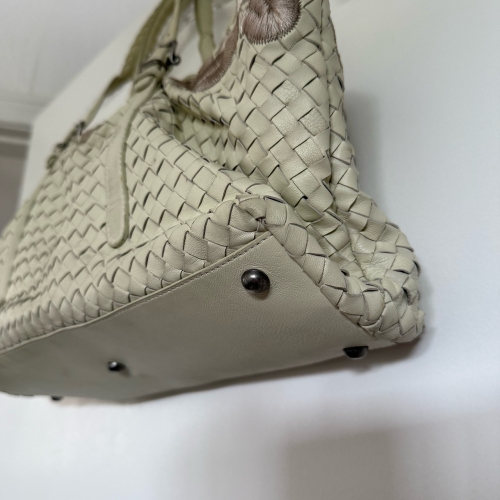 Bottega Veneta Cream Woven Leather Tote with Decorative Trim - Picture 4 of 15